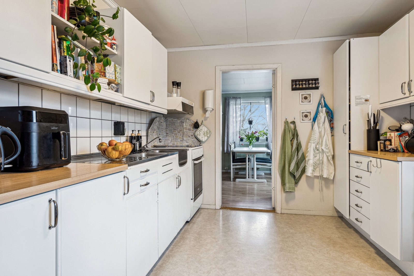 Separat kjøkken på 13,5 kvm. Galleribilde