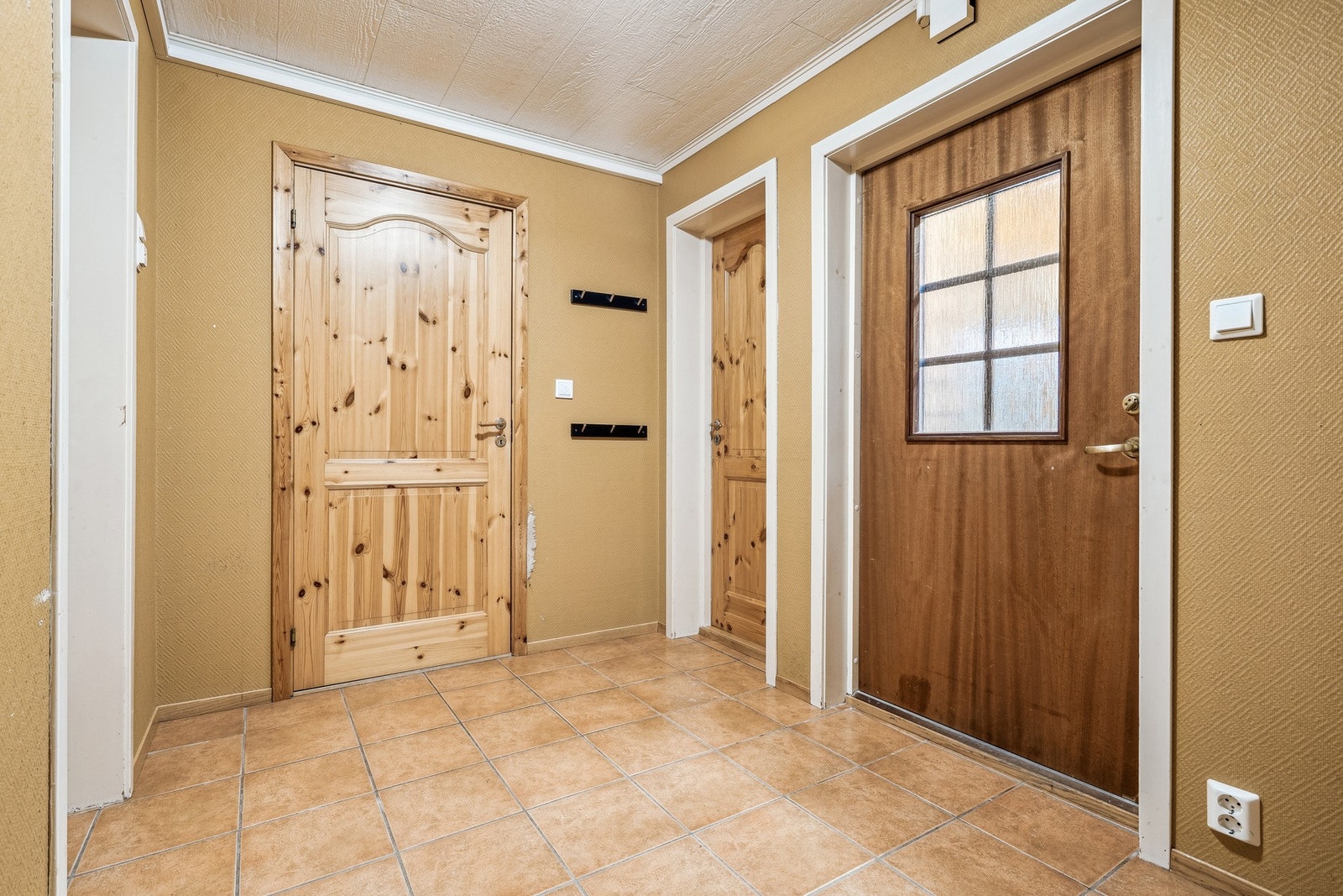 Entré i 1. etasje på 6,5 kvm. Galleribilde