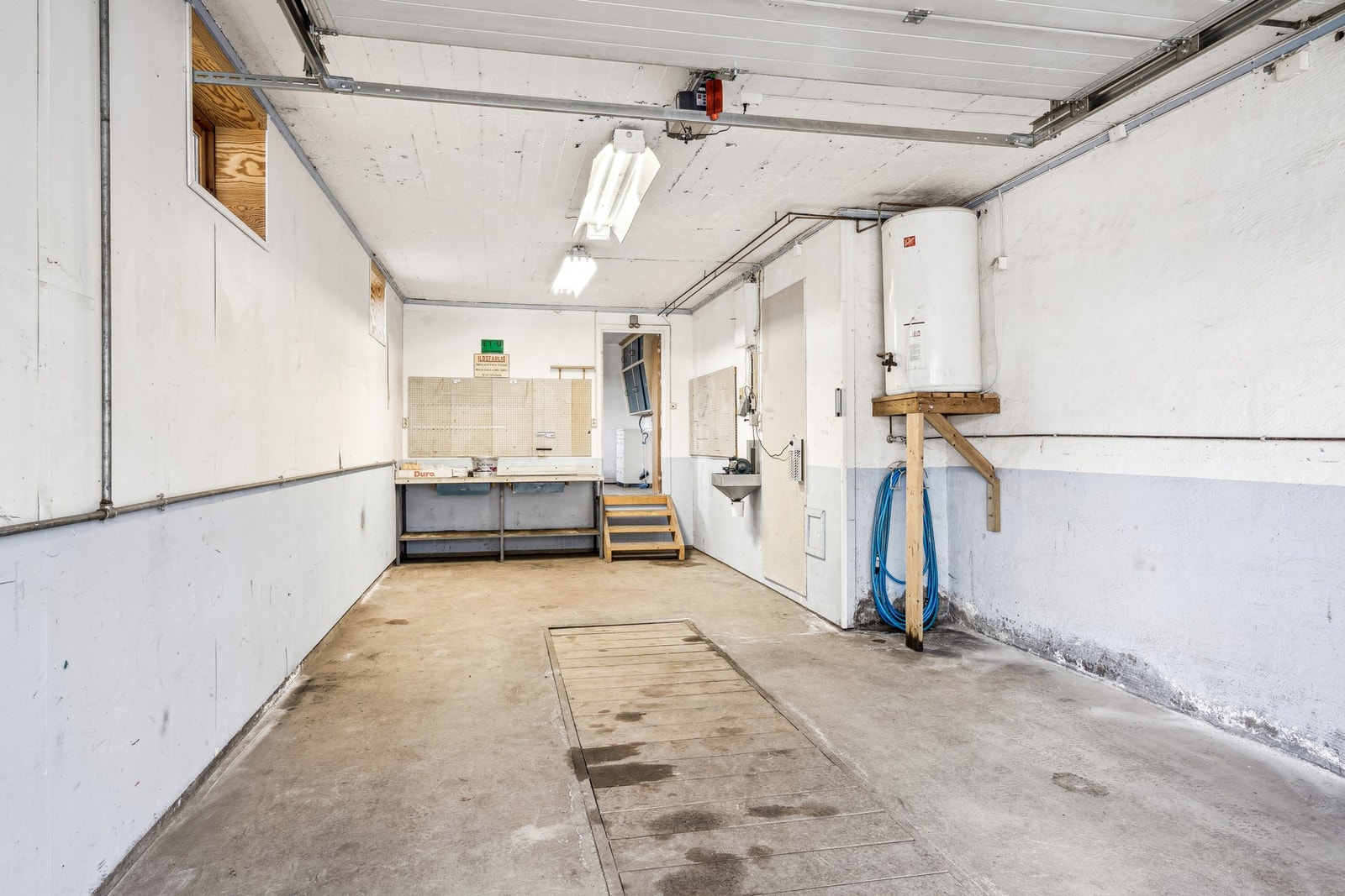 Verksted i sokkeletasjen på 35,3 kvm. Galleribilde