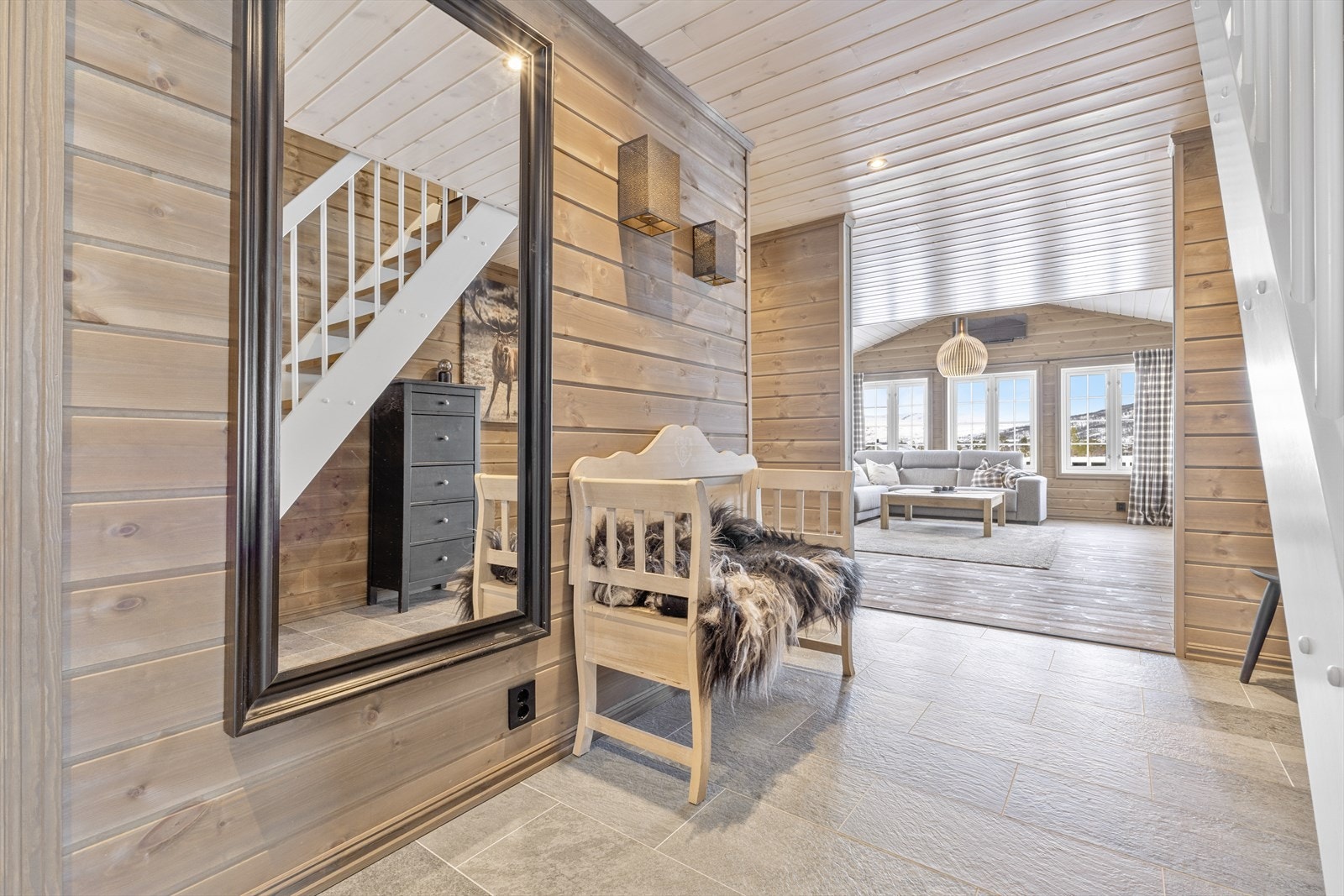 Hytten har en praktisk planløsning som utnytter arealet godt Galleribilde