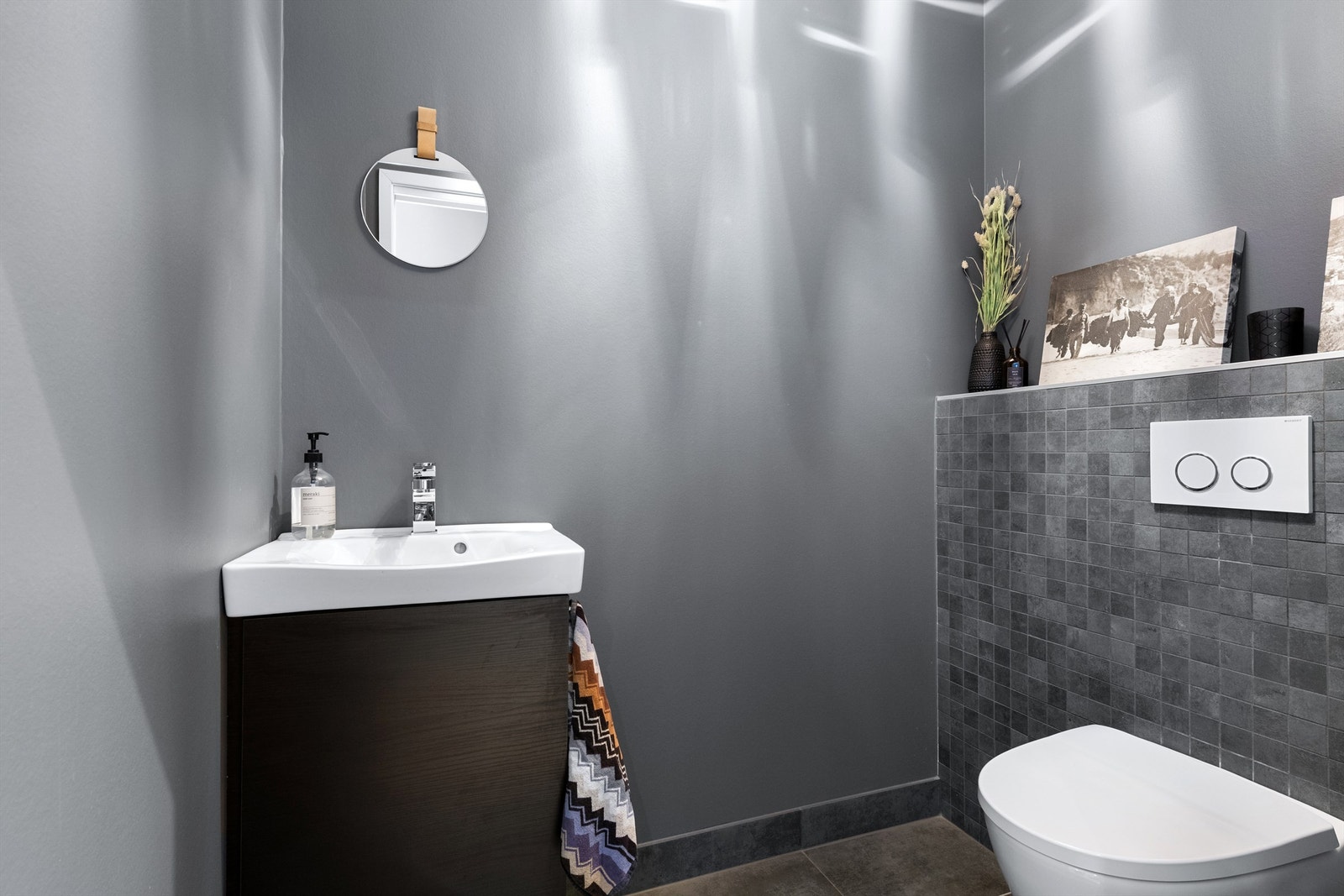 Gjeste-wc i 2. etasje Galleribilde