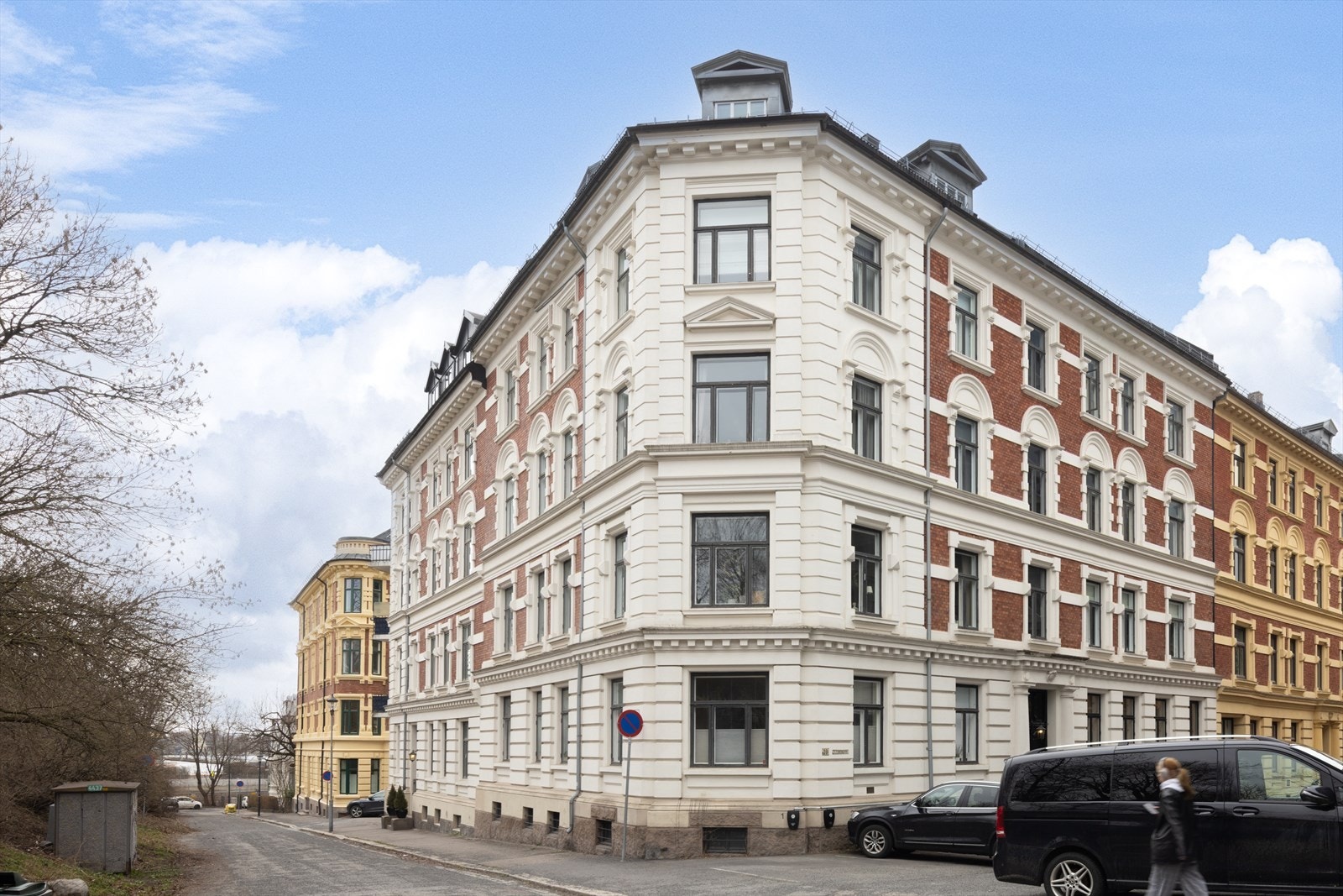 Her bor du på toppen i en klassisk og velholdt hjørnegård. Galleribilde