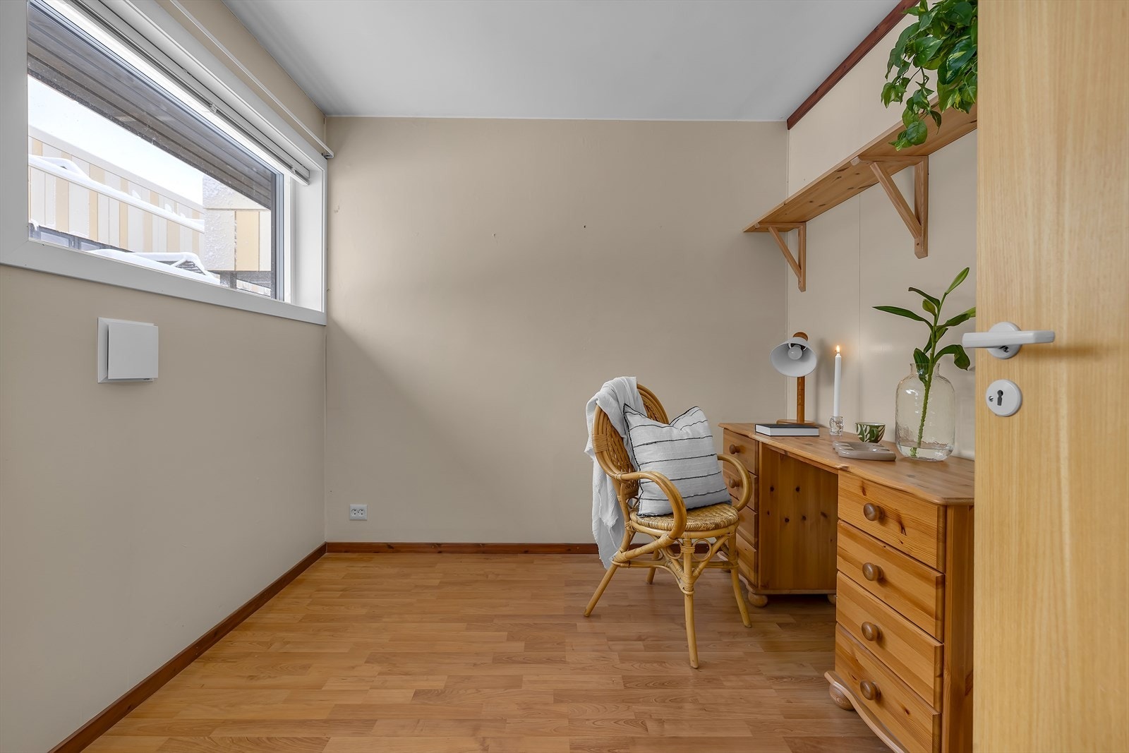 Soverom (eller kontor) ved inngangen. Galleribilde