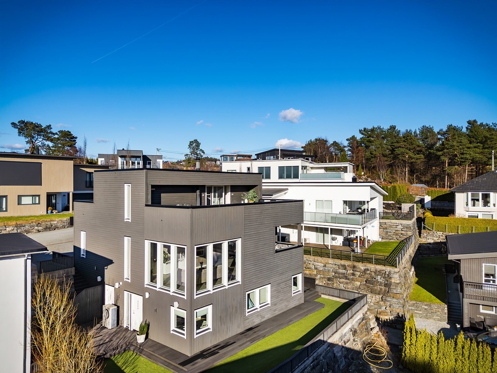 Velkommen til et meget hyggelig nabolag i Steinsvikkroken! Galleribilde