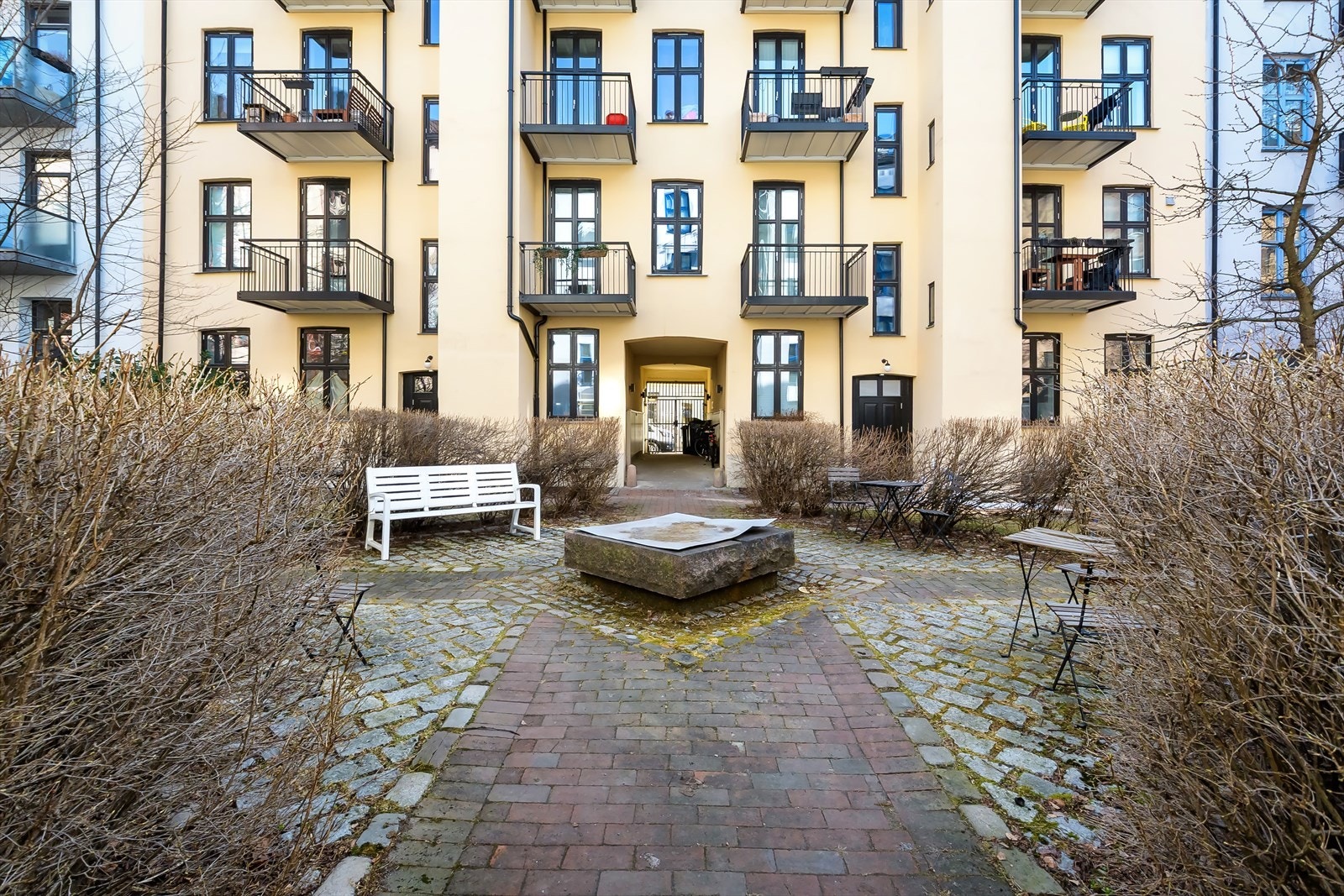 Om få måneder vil bakgården være en grønn og frodig oase! Galleribilde