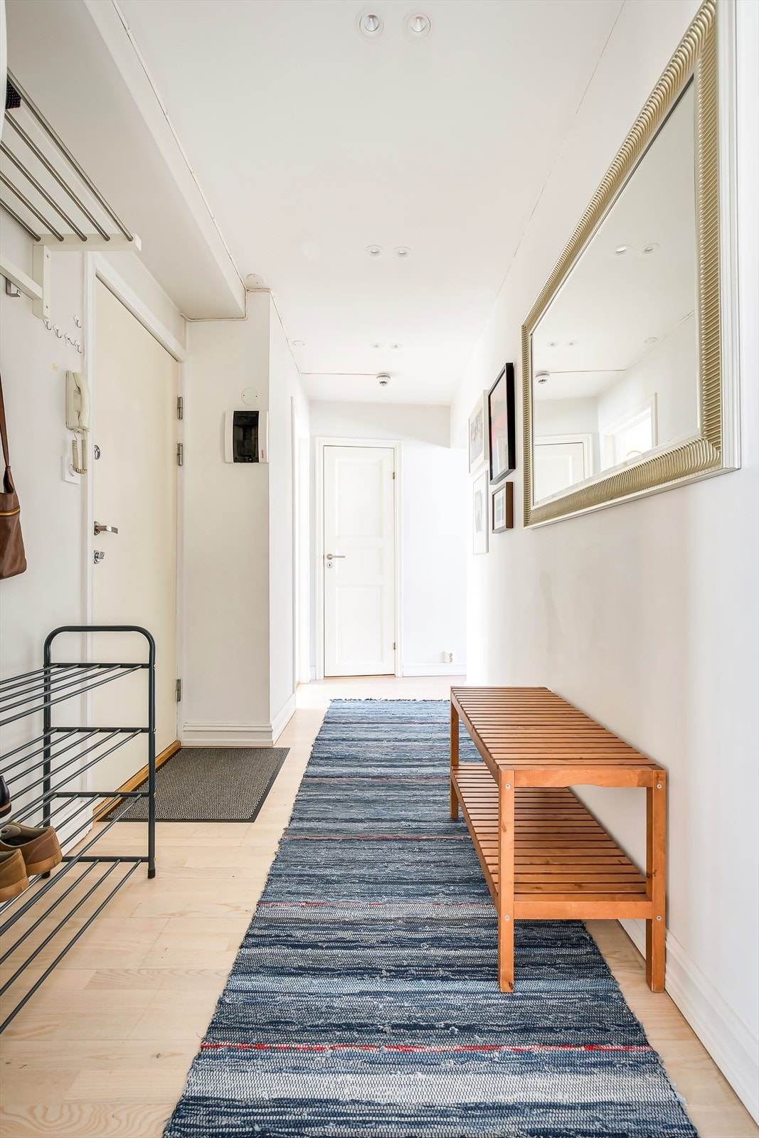 Med dørcalling slipper du enkelt inn gjestene fra gateplan. Galleribilde