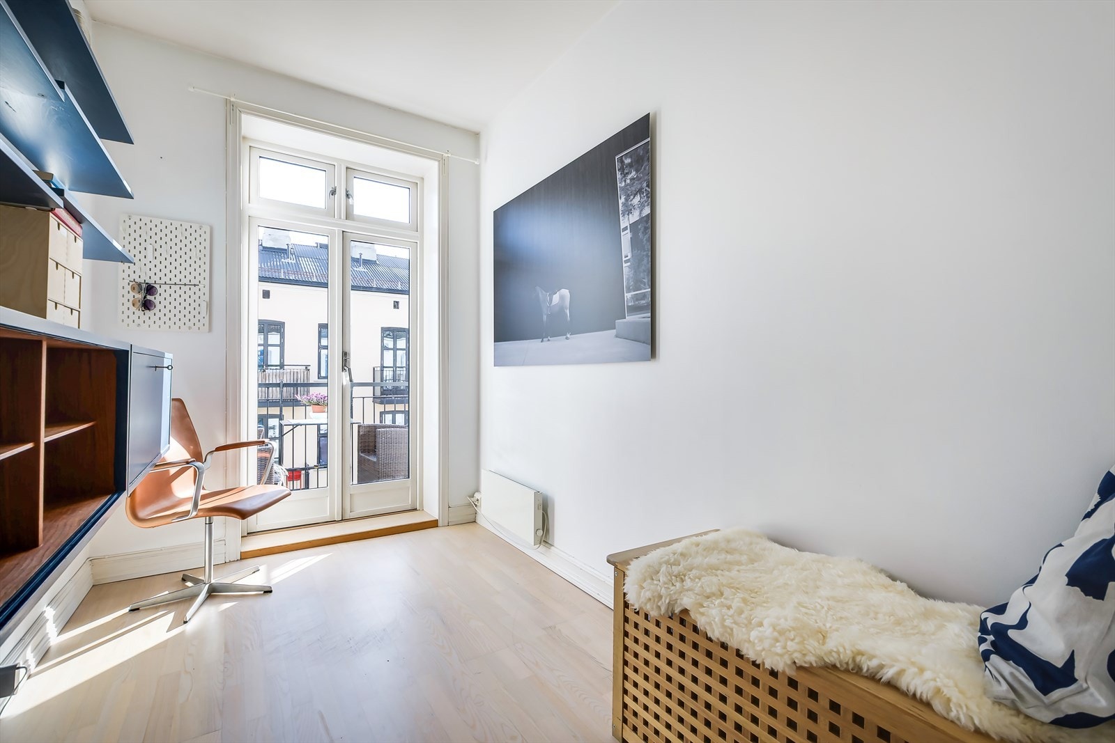 Soverom 2 har til nå blitt benyttet som kontor, men fungerer også ypperlig som barnerom eller gjesterom. Galleribilde