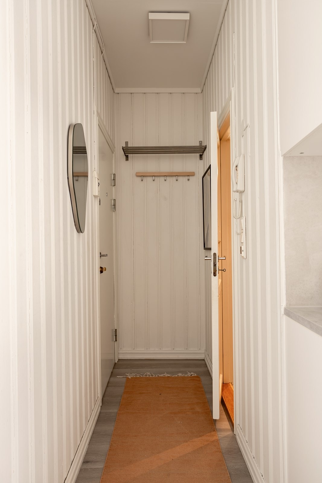 Oppheng for klær. Galleribilde