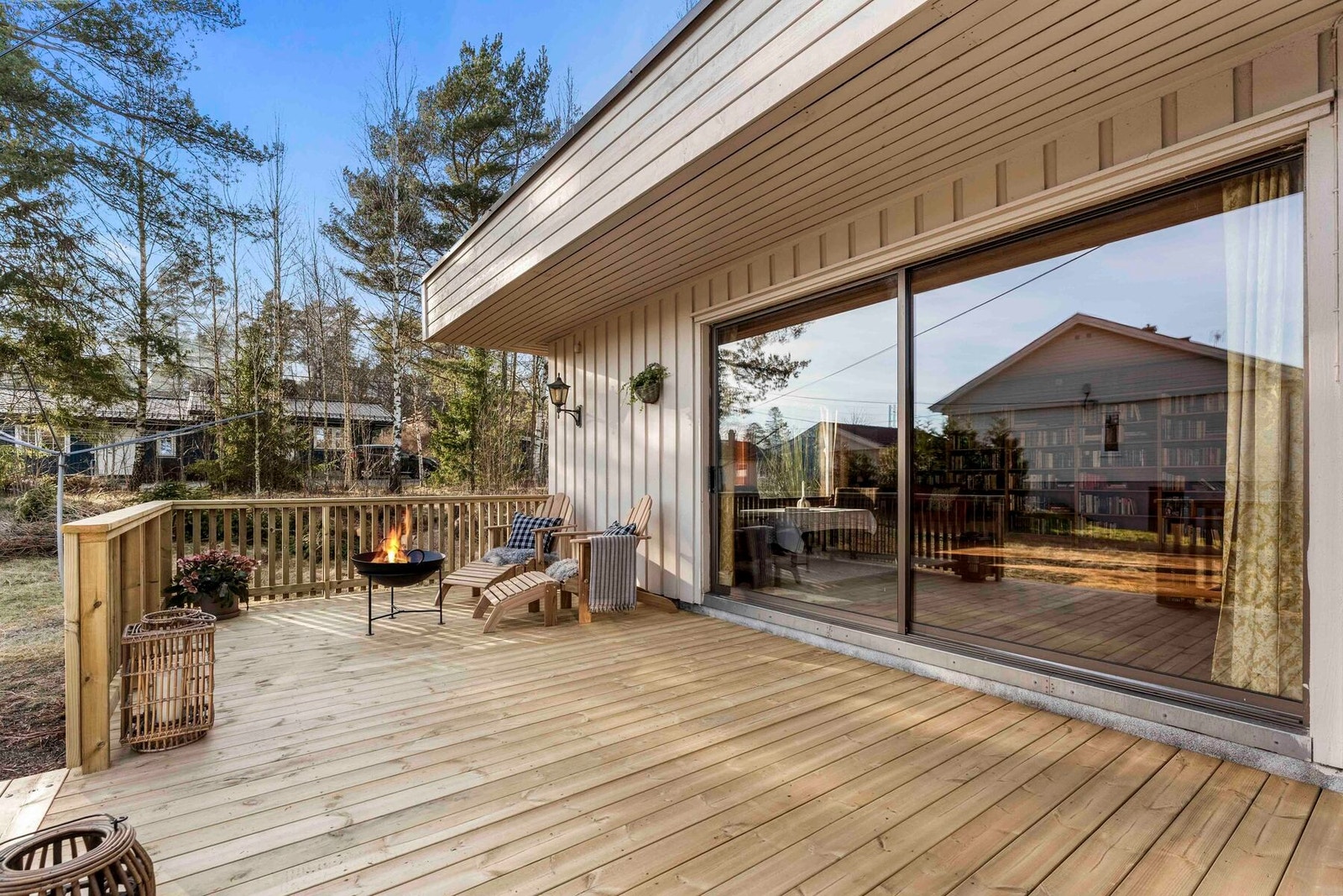 Fra stuen har man utgang til herlig terrasse på 21 kvm fra 2025 Galleribilde