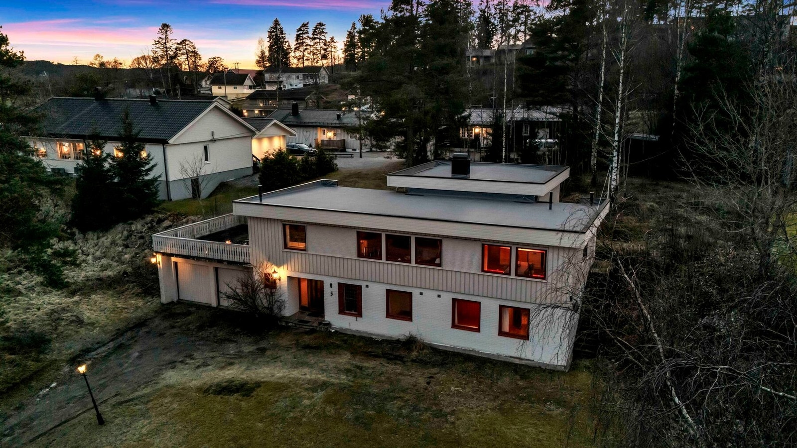 Tomten er på 1,9mål og med mange muligheter Galleribilde