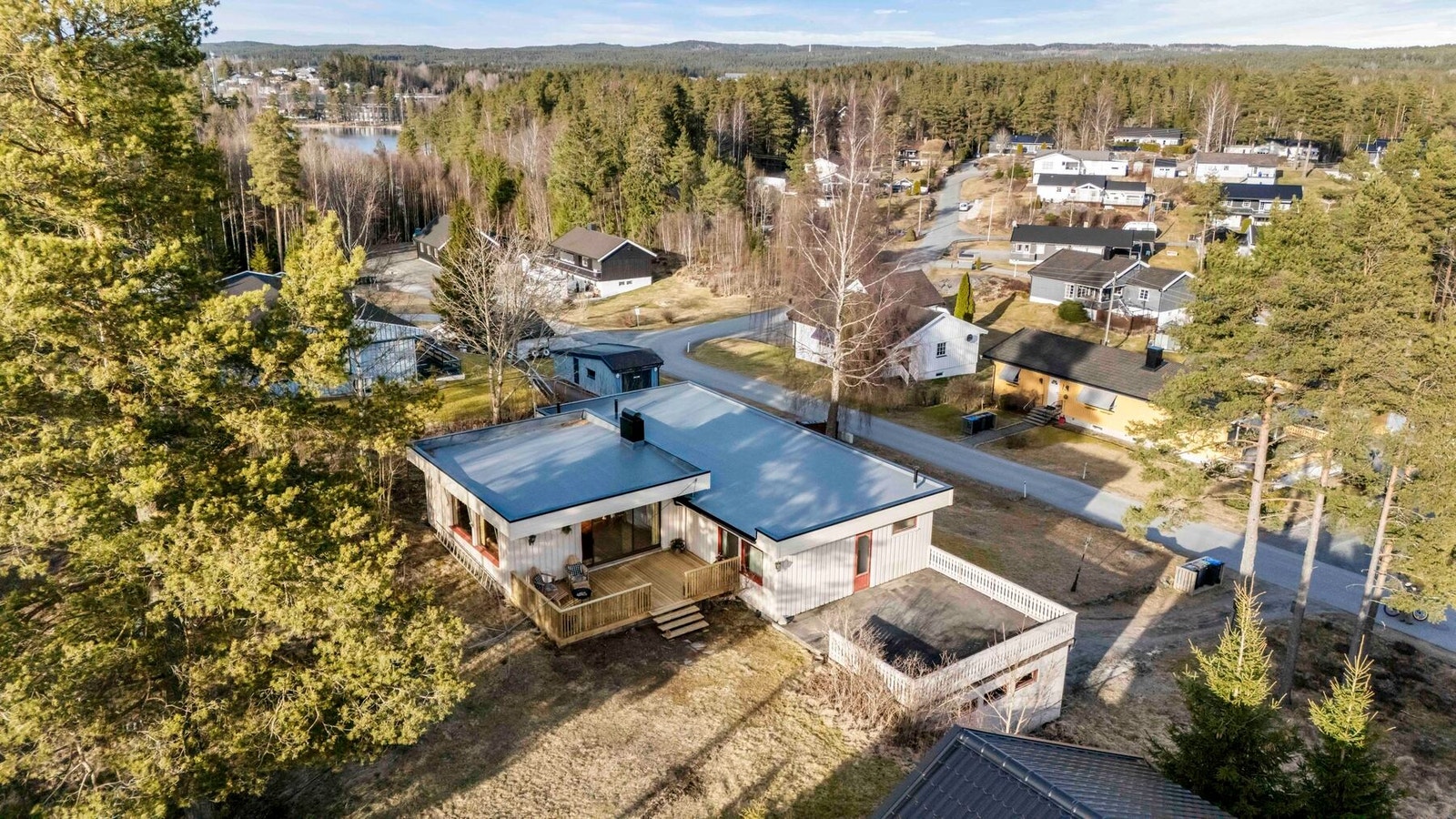 Herlig beliggenhet ved sentrum og omkranset av skogsareal Galleribilde