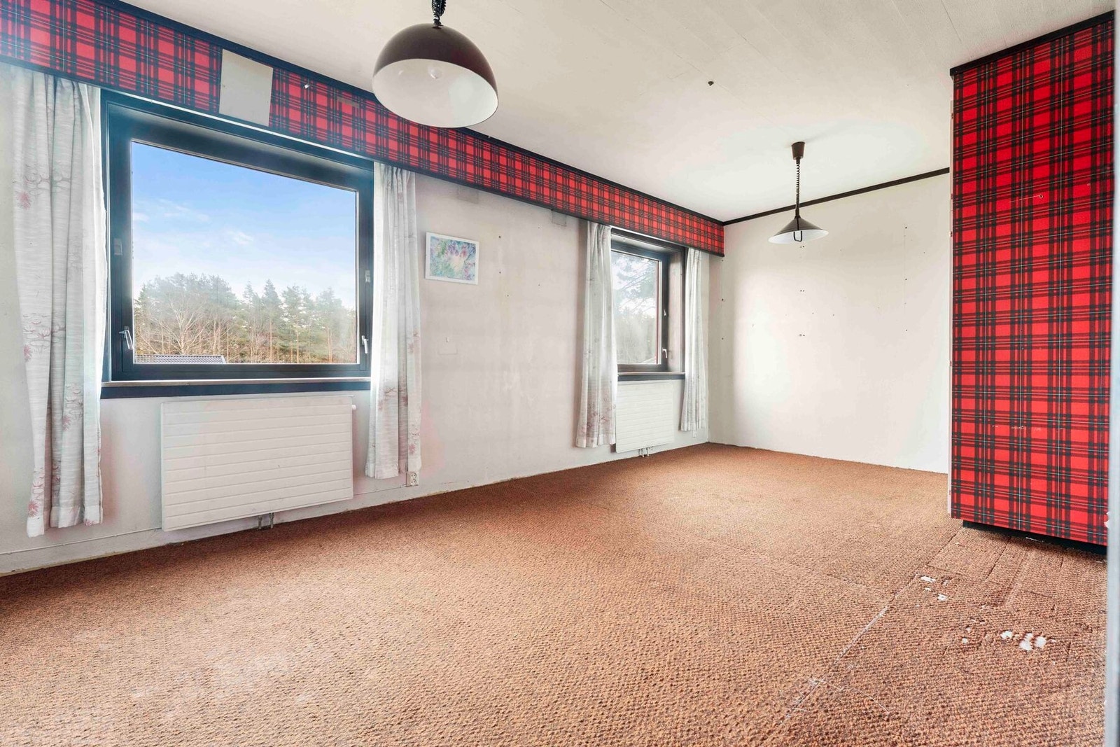 Boligens tredje soverom befinner seg også i underetasjen og er meget romslig med mange muligheter for innredning Galleribilde