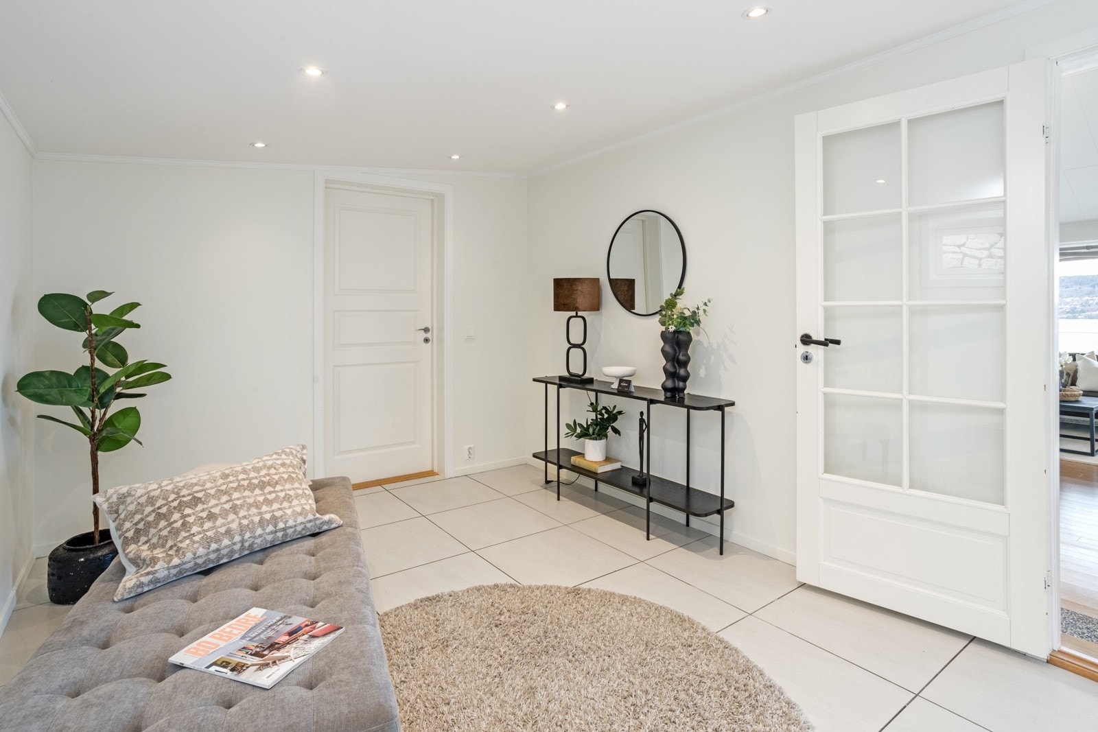 Entré er påbygget i nyere tid. Galleribilde