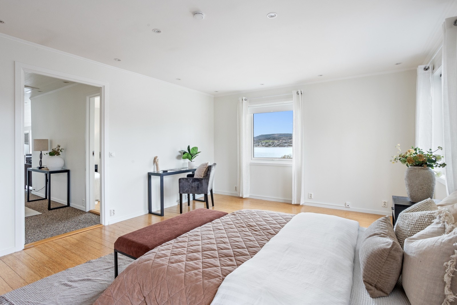 Våkne opp til fjordutsikt. Galleribilde