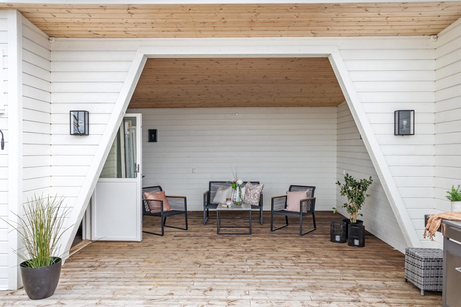 Overbygget sommerstue. Galleribilde