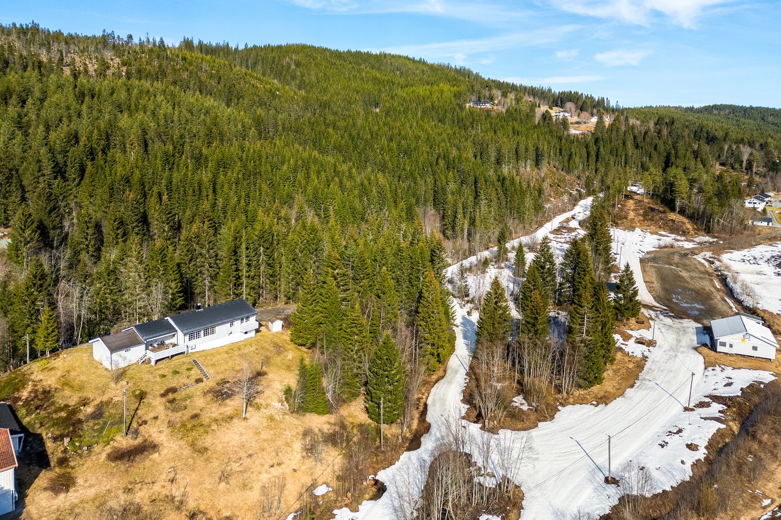 Tomten er på 1622 kvm., så her har man godt med boltreplass! Galleribilde