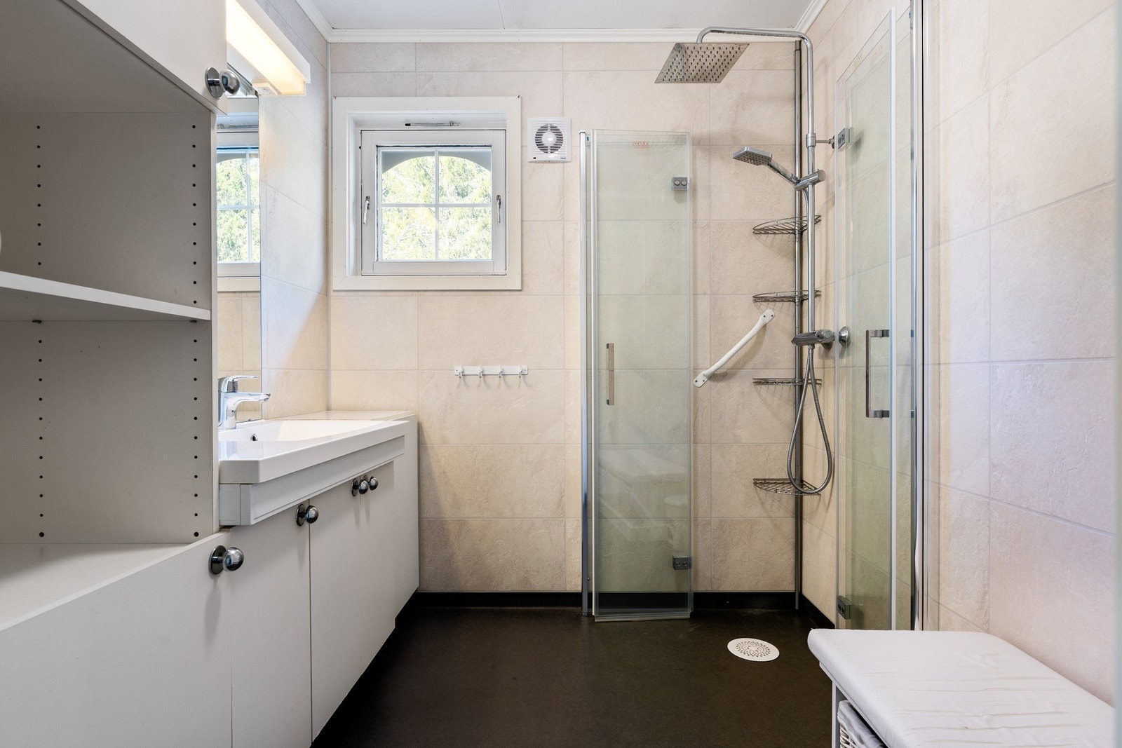 Badet ble oppusset i 2022 og arbeidet ble utført av Kulbrandstad Byggefirma AS Galleribilde