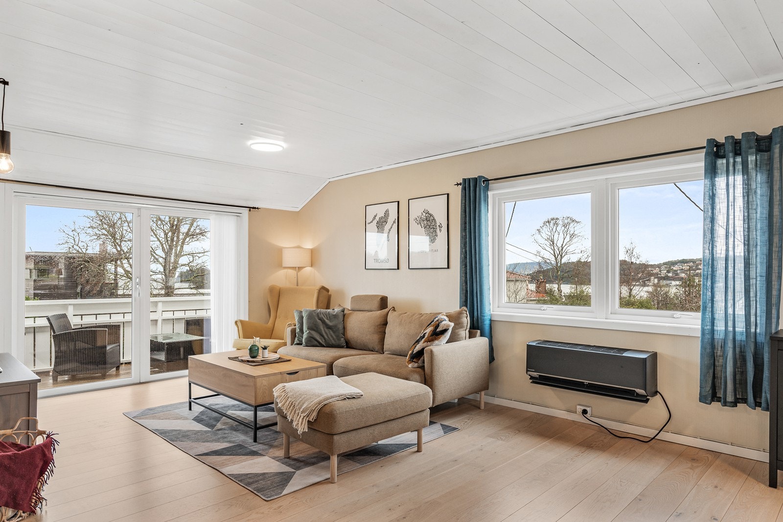 Lys og fin 3-roms leilighet med romslig terrasse og attraktiv beliggenhet. Galleribilde