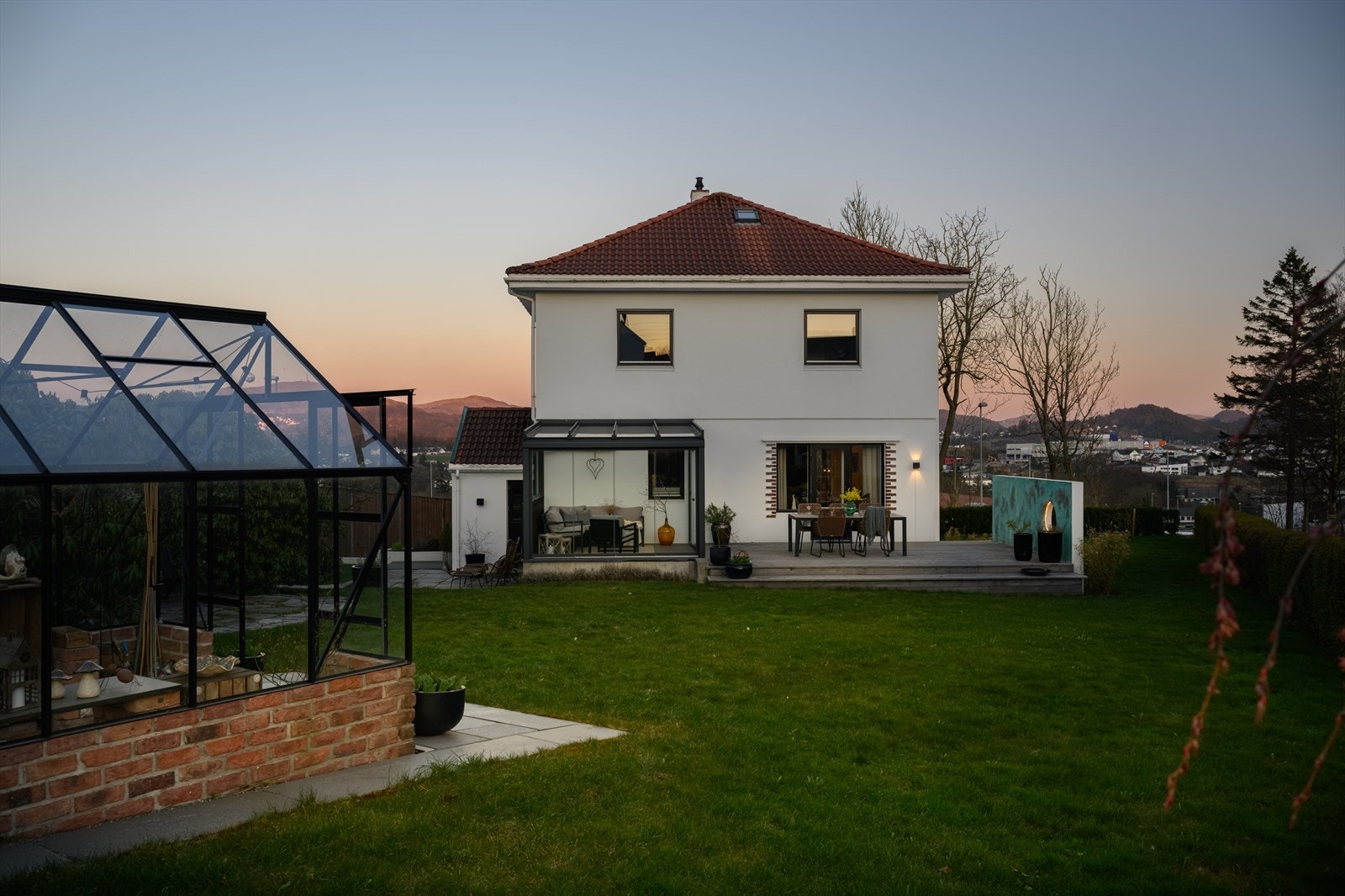 Stor og meget innholdsrik enebolig med flott beliggenhet, Galleribilde