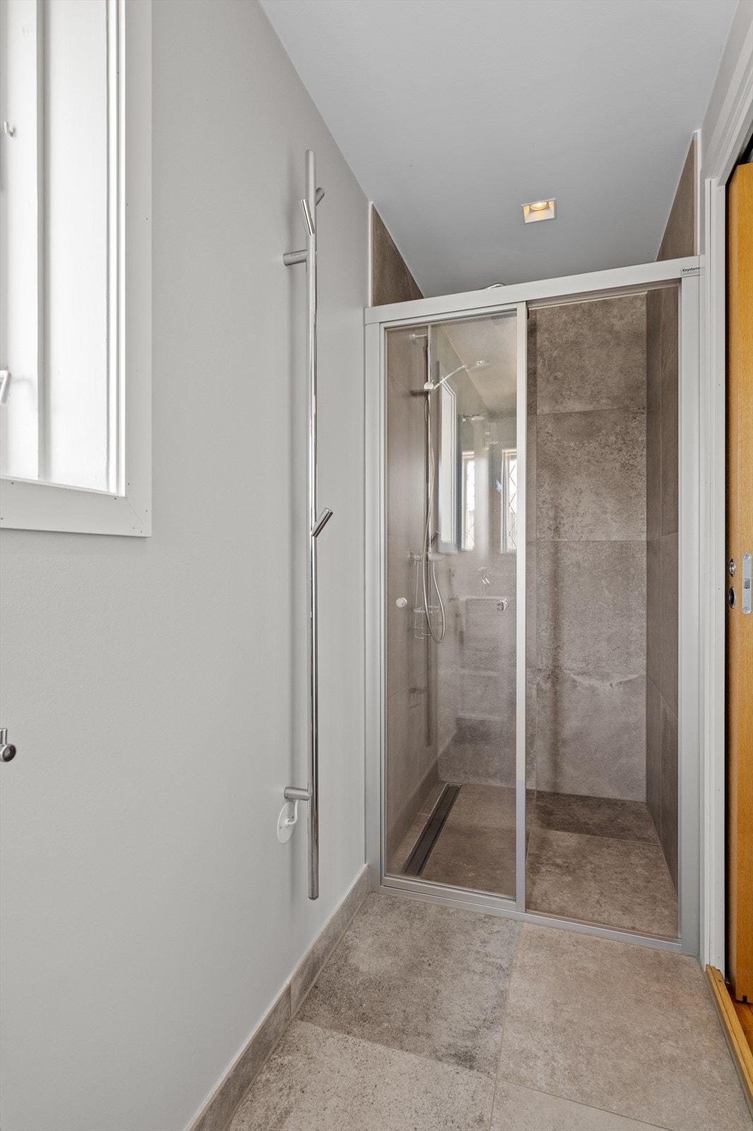 1etg Bad 02 Galleribilde