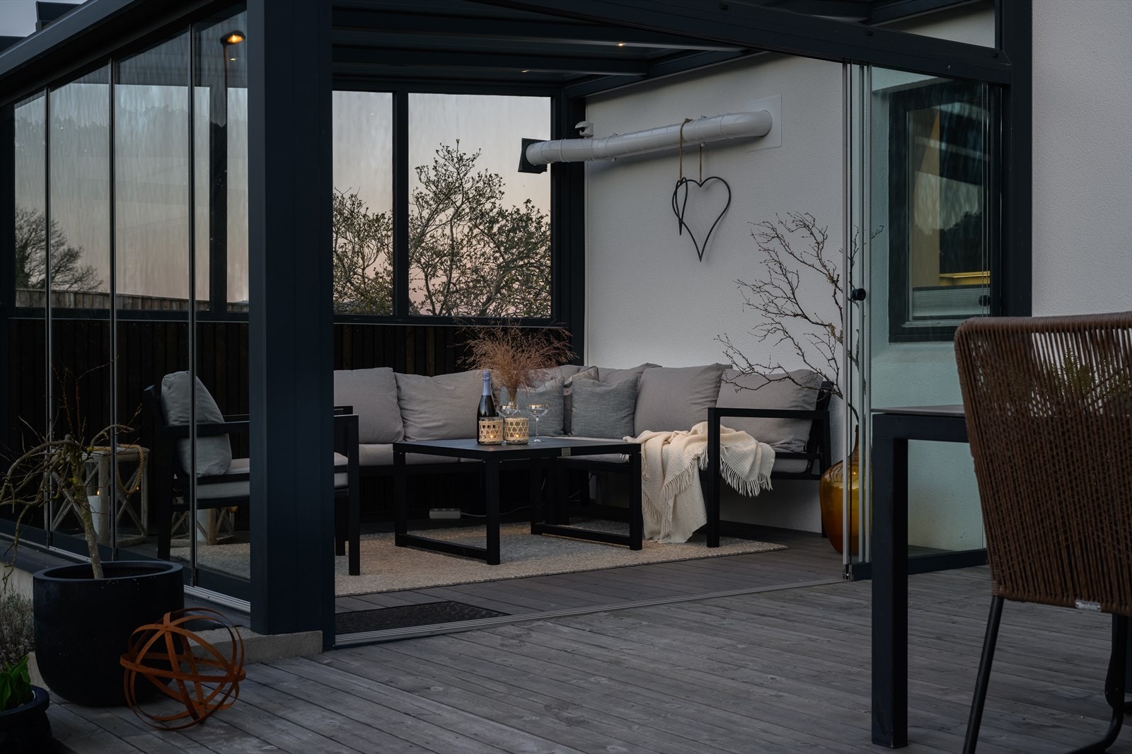 Flott hagestue i forbindelse med terrassen. Galleribilde