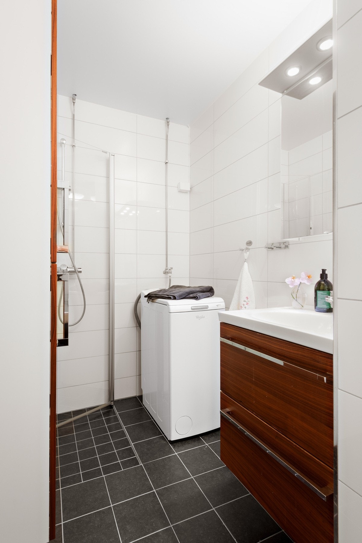 Videre er det opplegg for vaskemaskin. Galleribilde