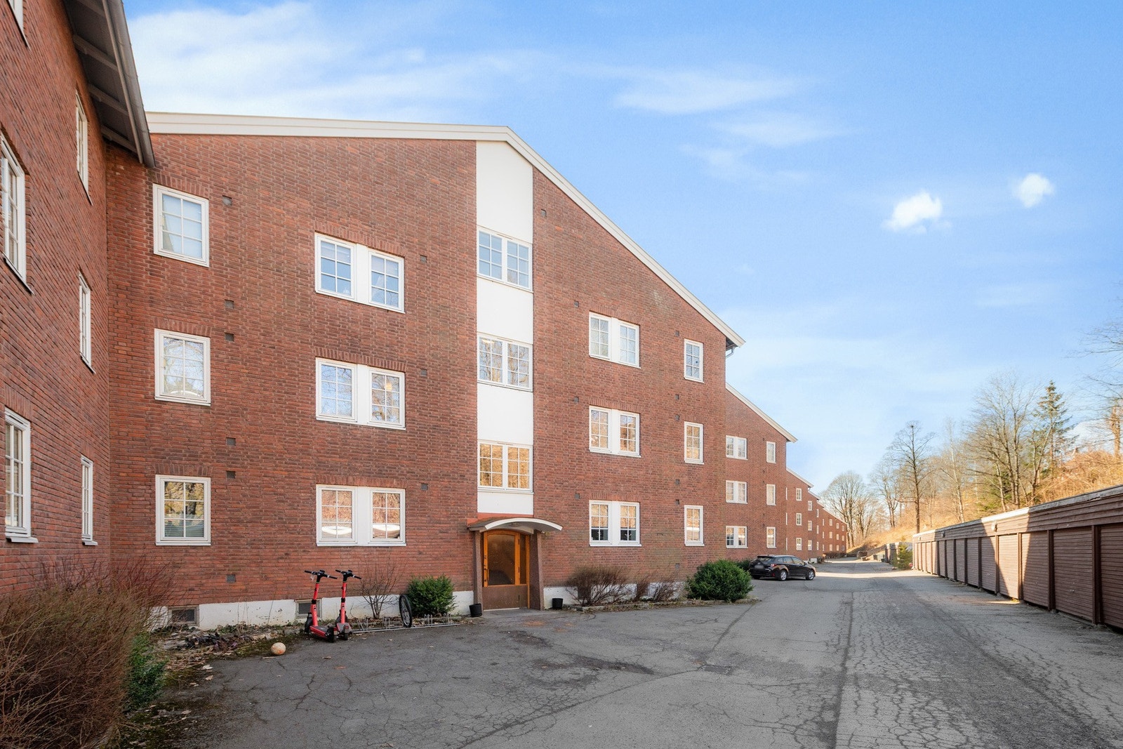 Leiligheten ligger i et veldrevet borettslag, hvor fellesskapet og det gode bomiljøet står i fokus. Galleribilde