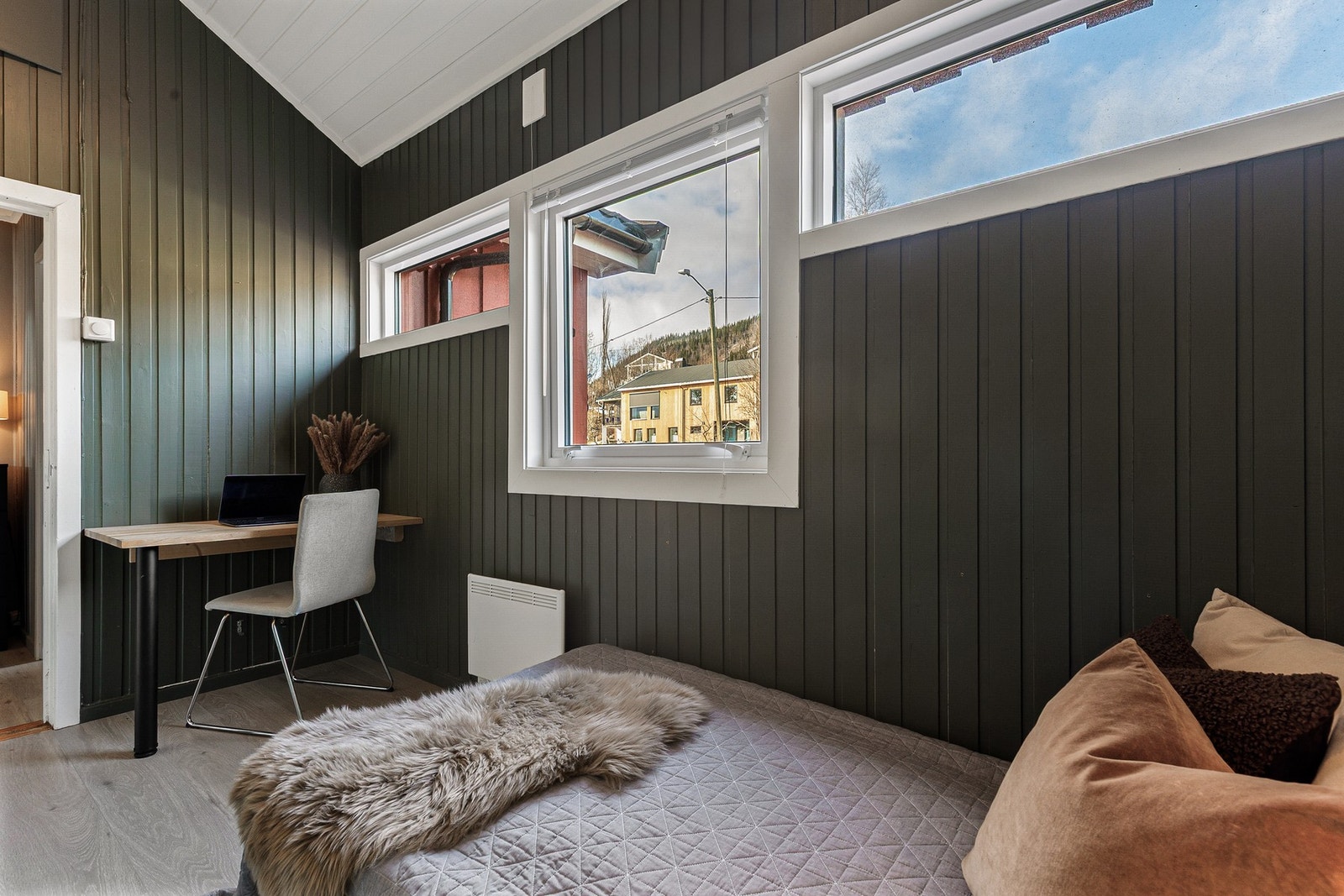 Perfekt som gjestesoverom eller hjemmekontor Galleribilde