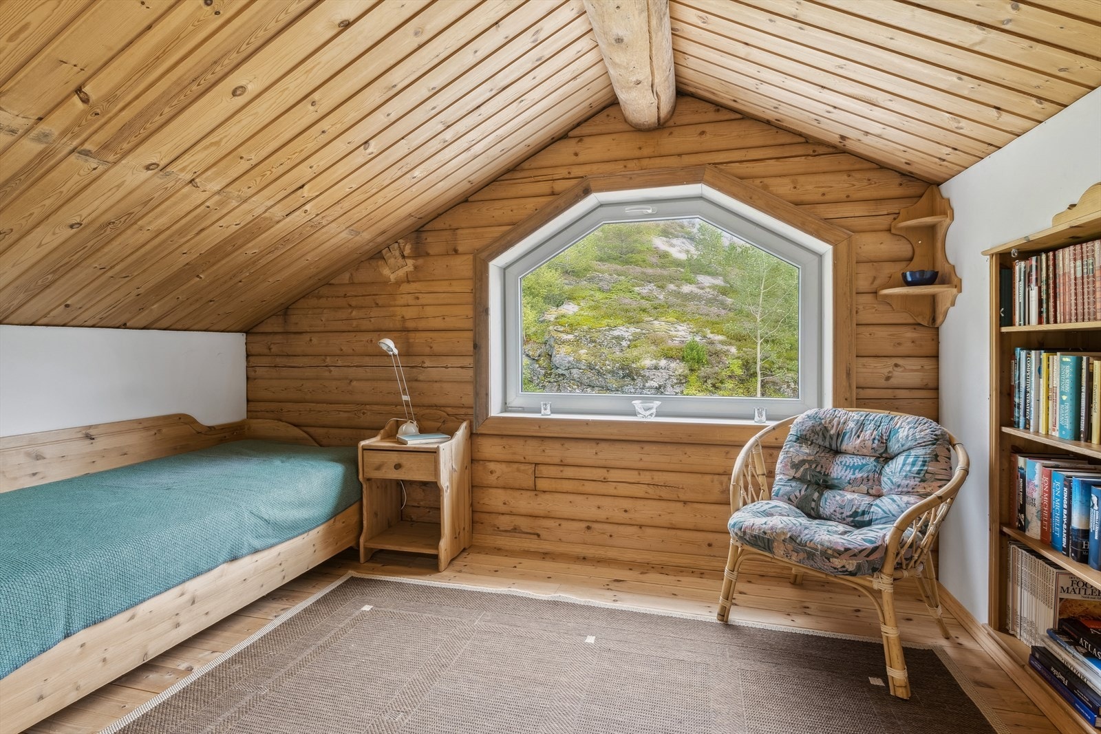 Boligens tredje soverom måler 5 kvm i målbart areal, med et gulvareal på 8 kvm, målt av selger. Galleribilde