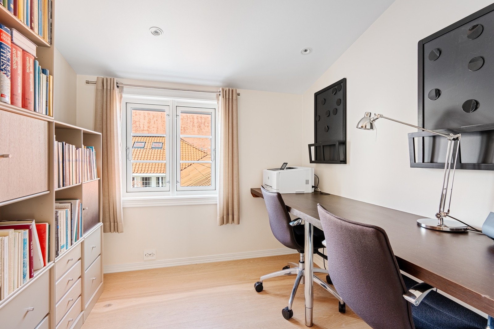 Soverom 3 brukes som kontor Galleribilde