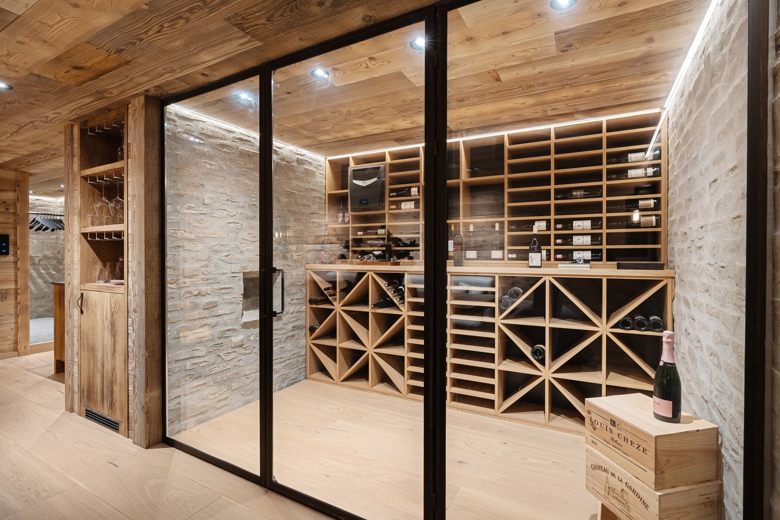 Vinrom i kjeller Galleribilde