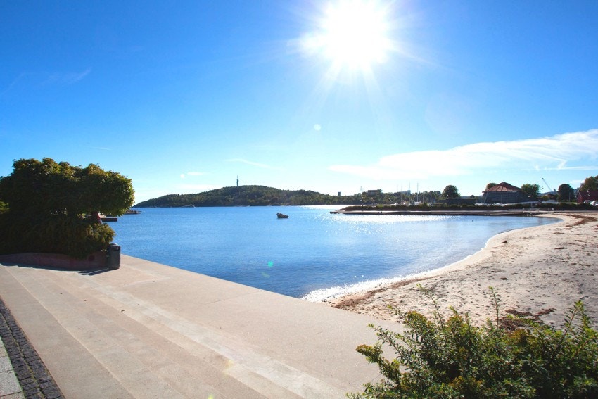Fra populære Bystranda en kort spasertur fra huset Galleribilde