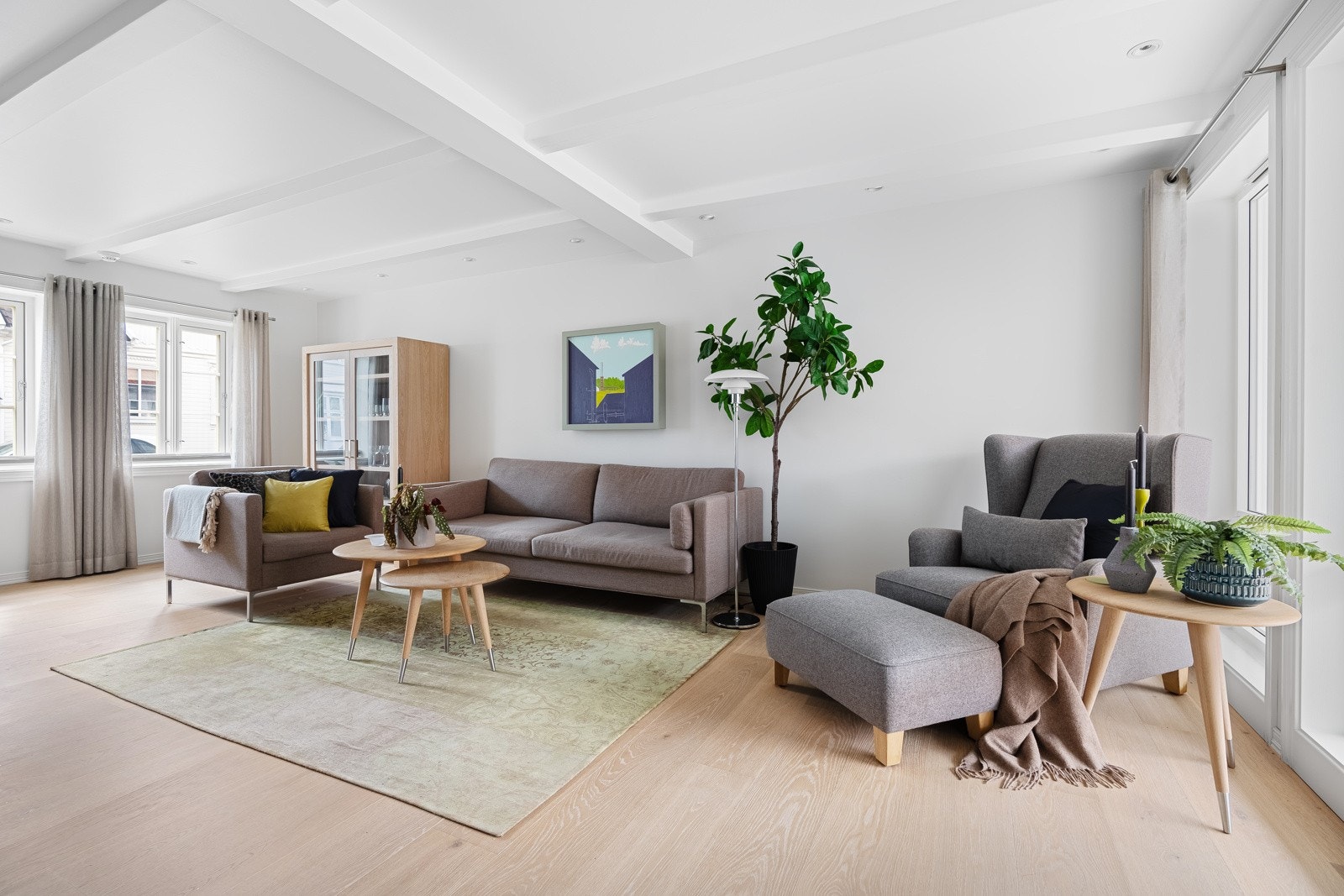 Stuedel i 1. etasje - lekre heltre gulv Galleribilde