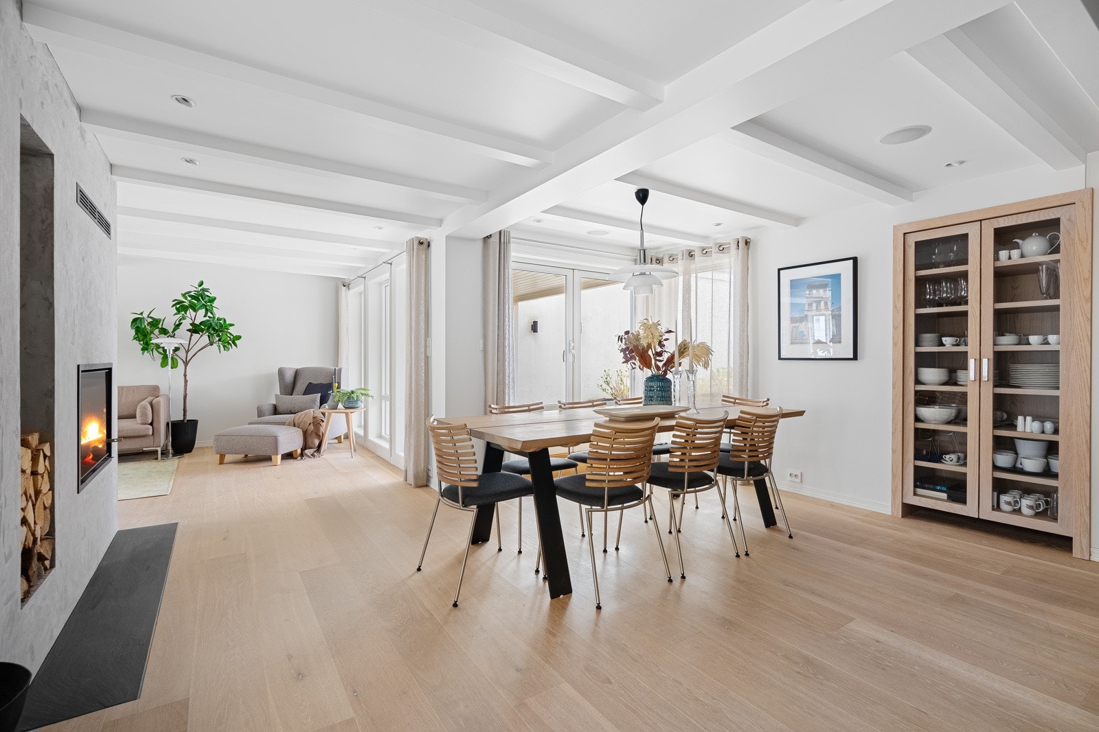 Bo midt i Posebyen i renovert enebolig med anneks i bakgården Galleribilde