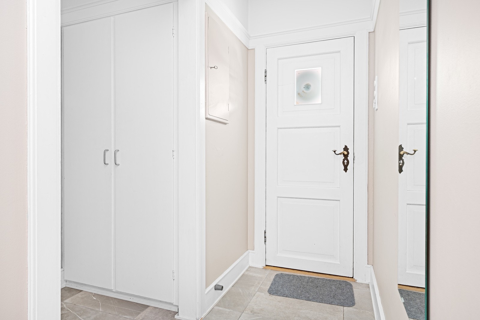 Leilighet liten - inngangsparti Galleribilde