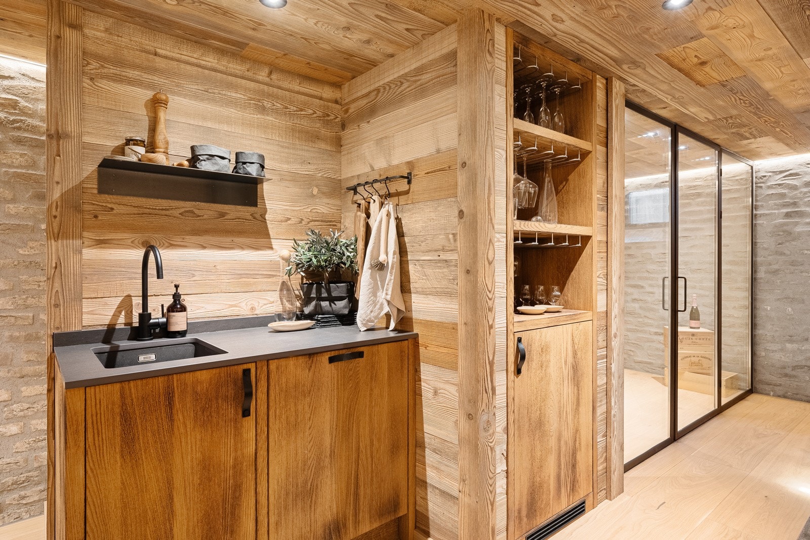 Enkel kjøkkenbenk i rommet Galleribilde