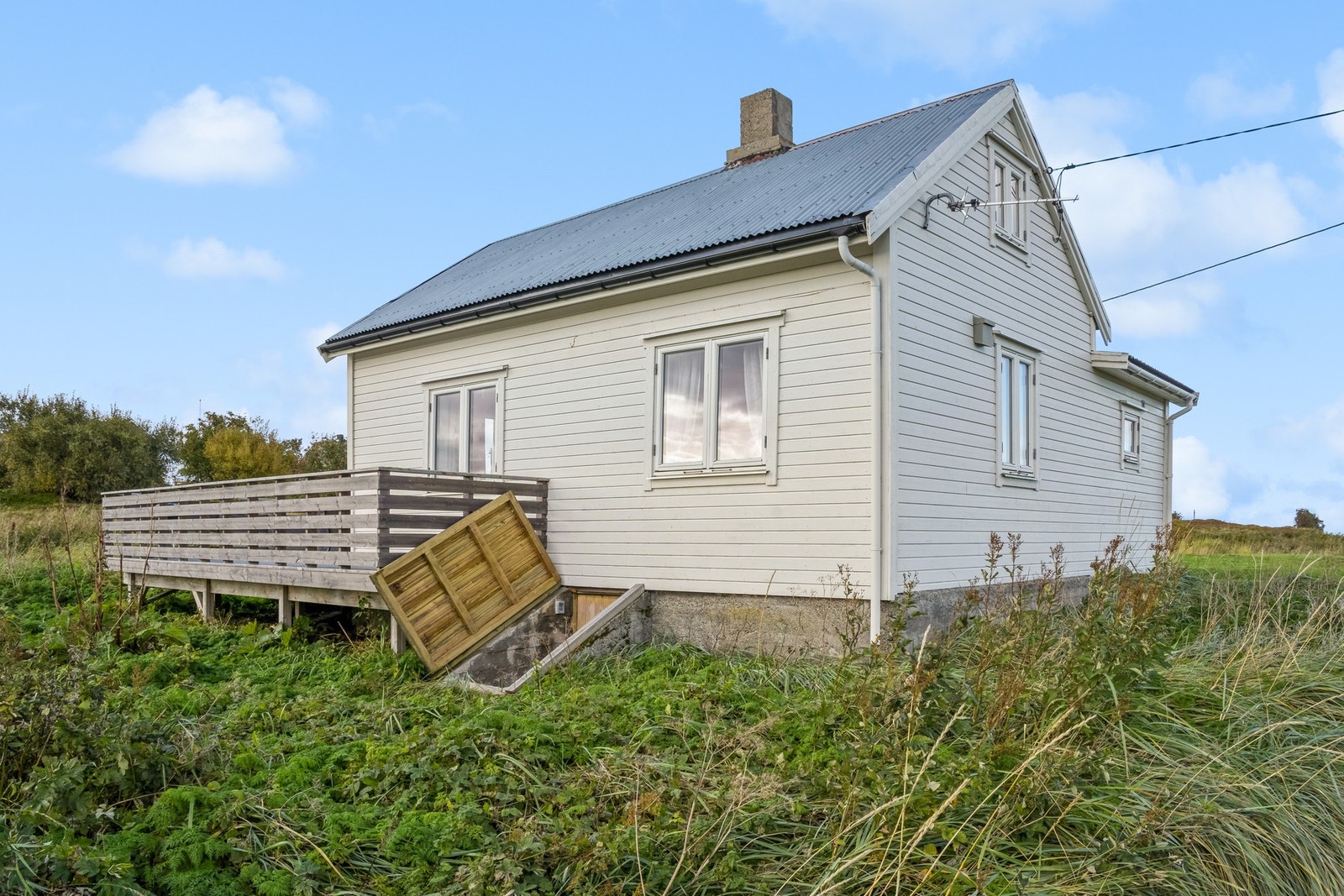 Fritidsboligen har krypkjeller på ca. 27 m² og 180 cm takhøyde. Galleribilde