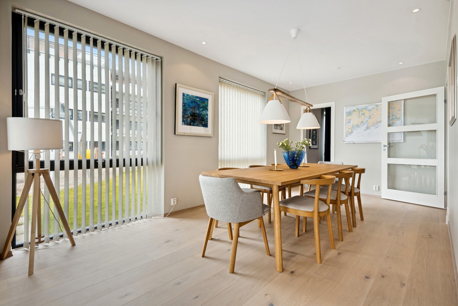 Her har du god plass for spisebord Galleribilde