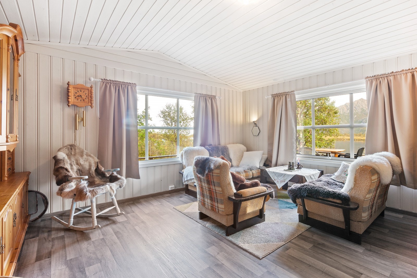 Lys og trivelig stue. Galleribilde