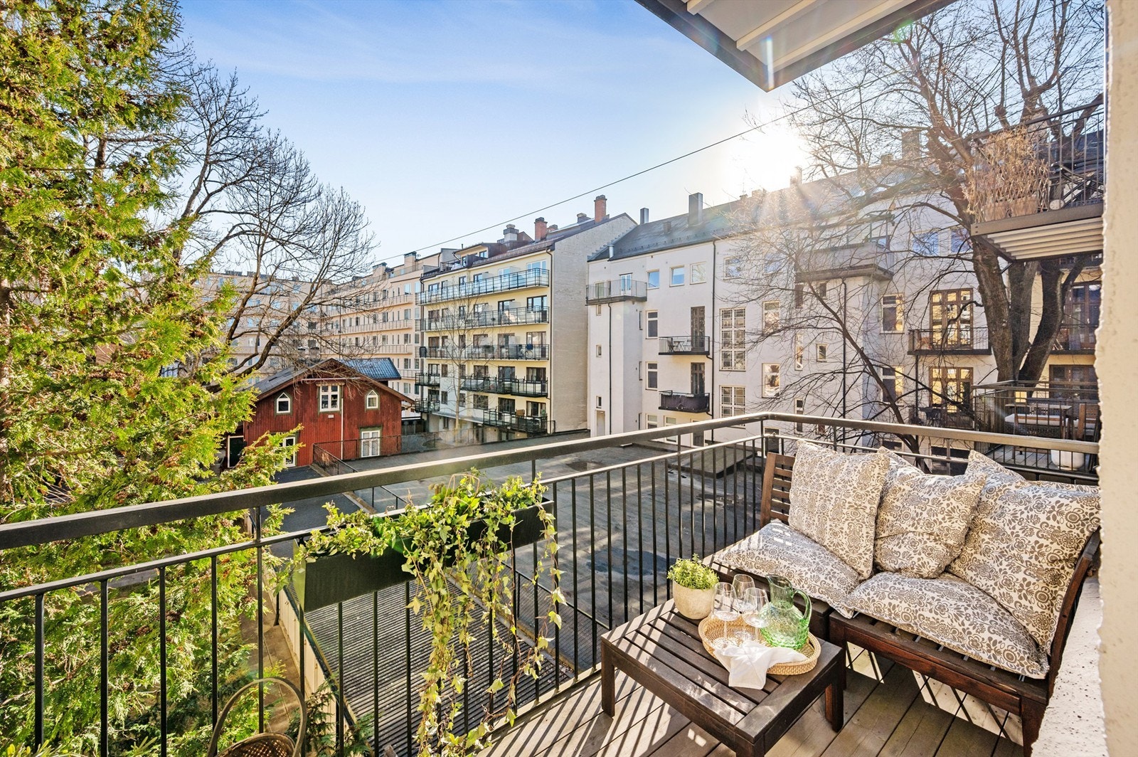 En lys og tiltalende 3-roms i 3. etg med lekre, klassiske detaljer. Galleribilde