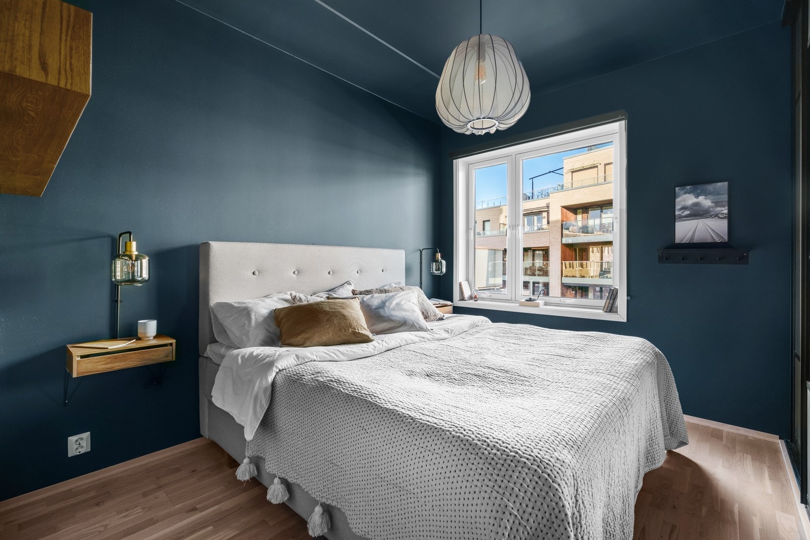 Hovedsoverom med god plass til dobbeltseng m.m. Galleribilde