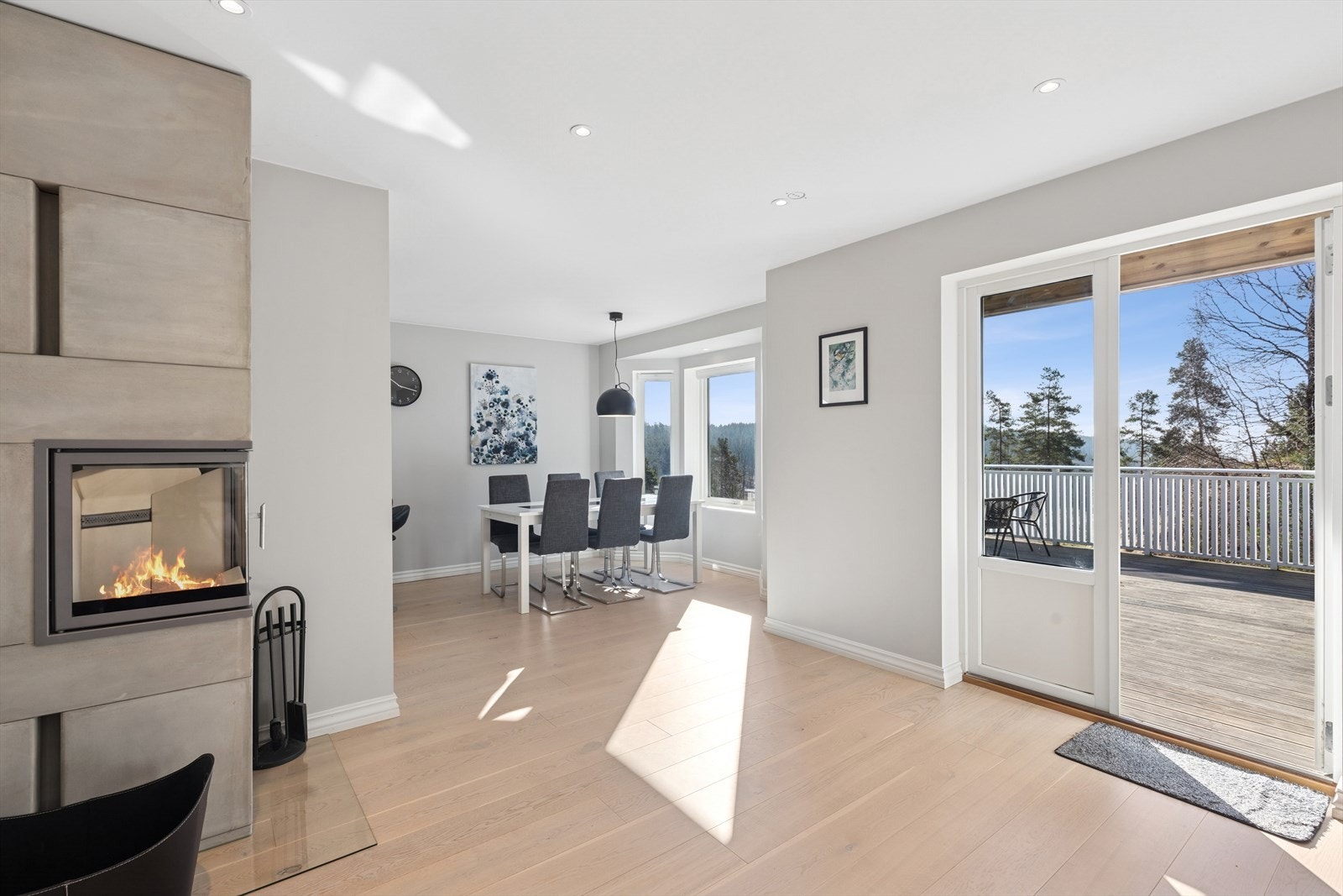 Peisen gir varme og hygge på kjølige kvelder. Galleribilde