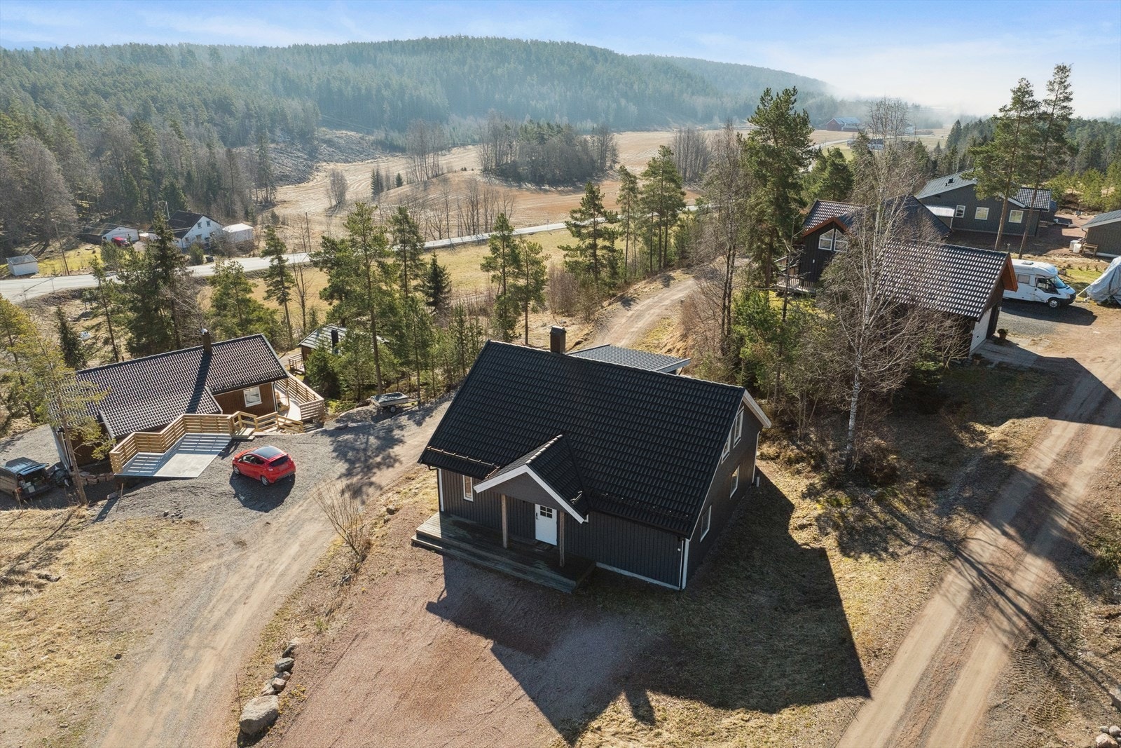 Torgrims vei 10 har en familievennlig og attraktiv beliggenhet på Kana. Galleribilde