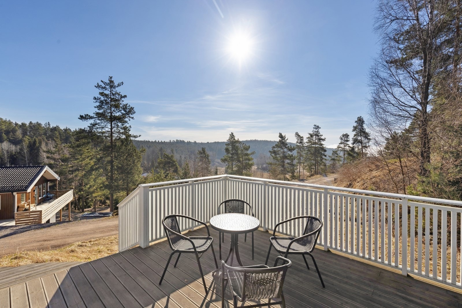 Fra terrassen er det også fint og naturskjønt utsyn. Galleribilde