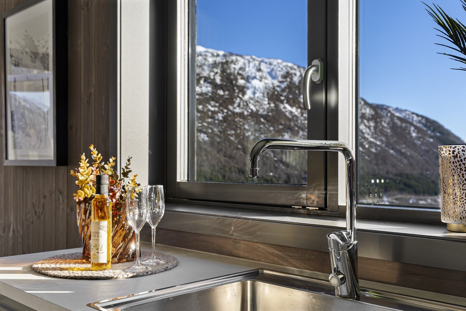 Utsikten kan nytes fra alle rom i leiligheten! Galleribilde