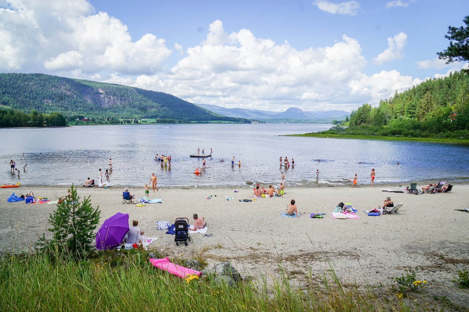 Krøderen badestrand (Kilde: visitnorefjell.no) Galleribilde