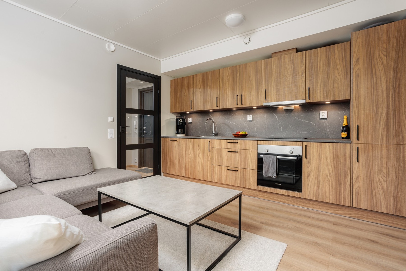 Velkommen til en oppgradert og lekker 2-roms i Støver Park! Galleribilde