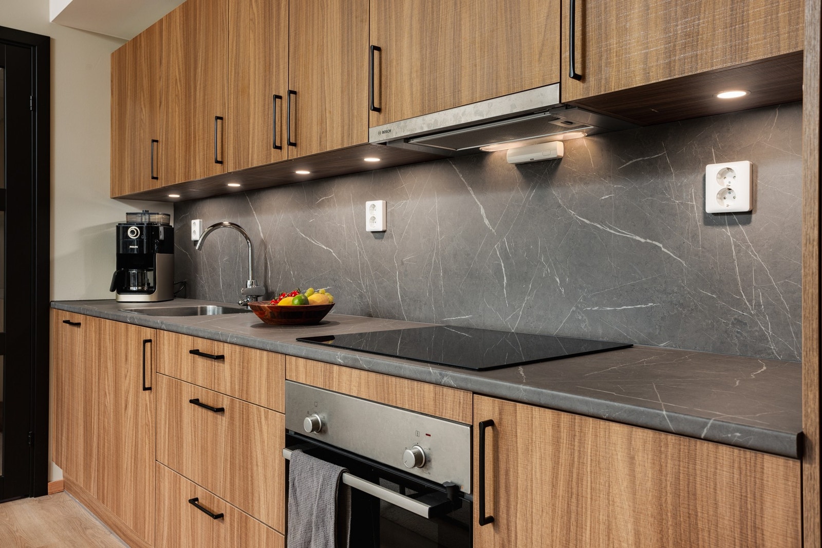 Benkeplater og plater under overskap er også av høy kvalitet Galleribilde