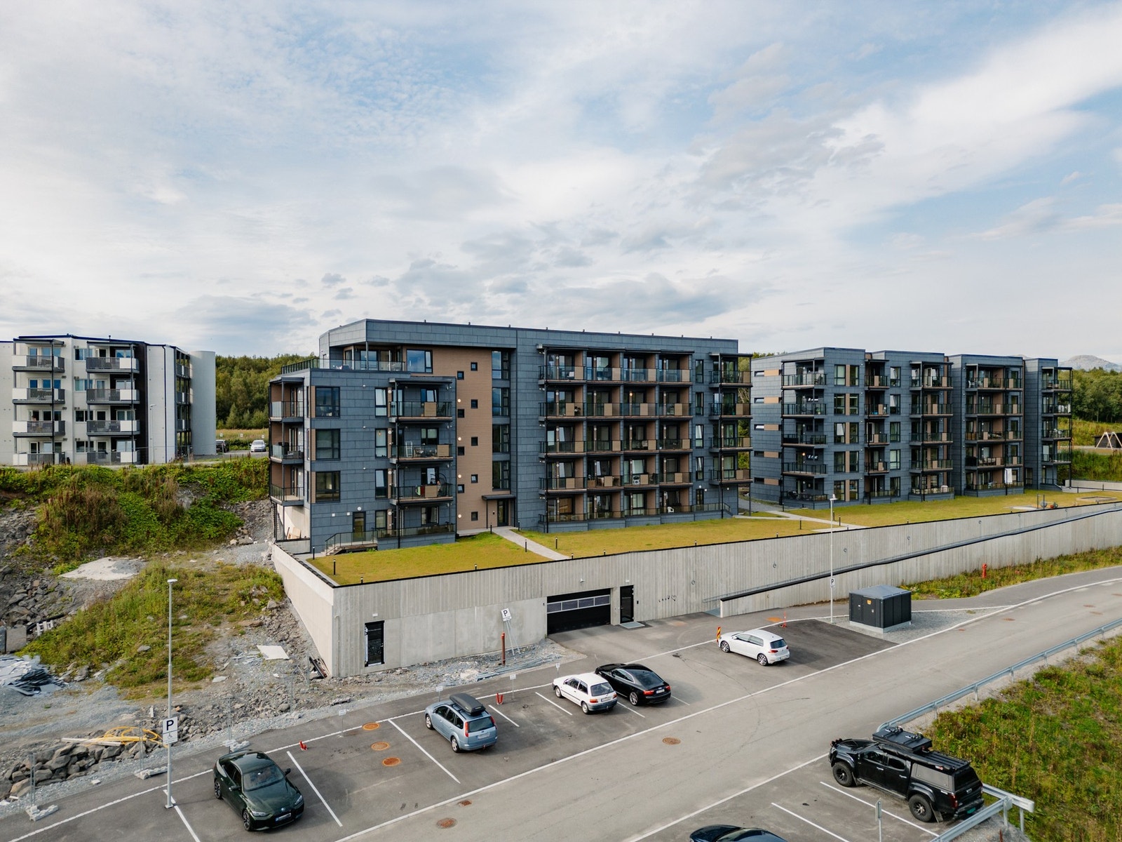 Støver Park har 29 tilgjengelige parkeringsplasser designert til gjester Galleribilde