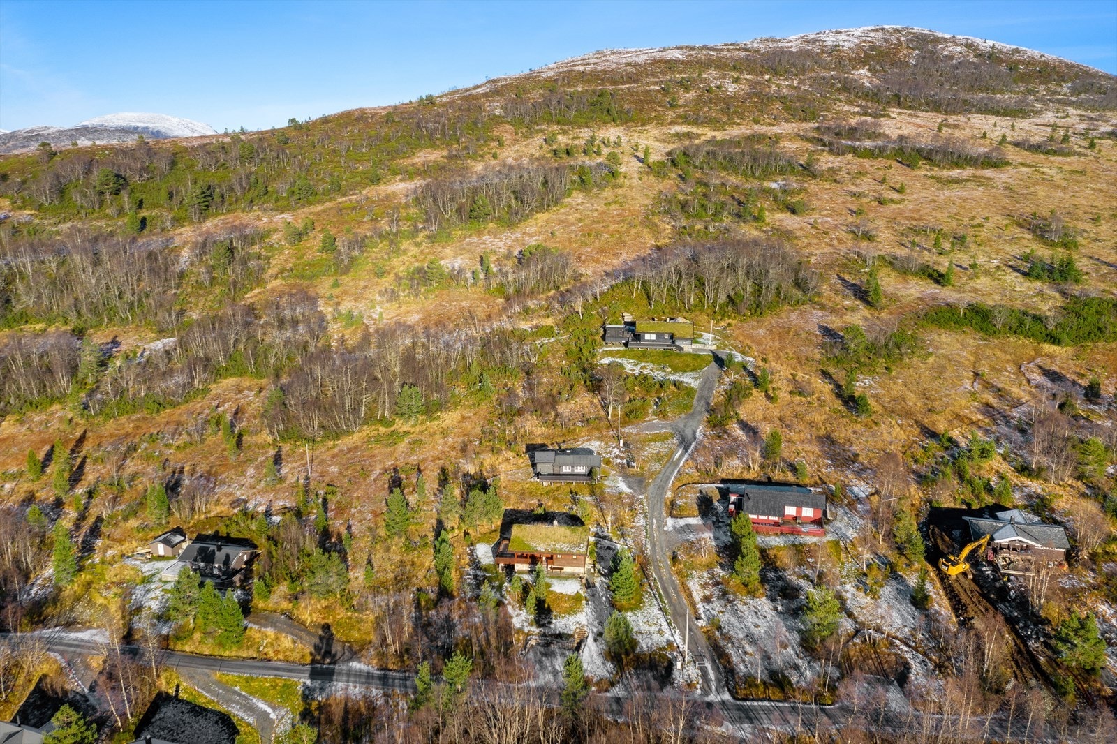 Det vakre området byr på flotte turområder og fiskemuligheter både sommer som vinter Galleribilde